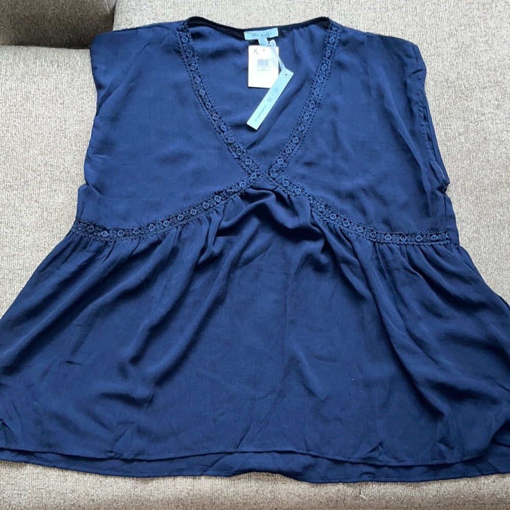 NWT She & Sky Boutique Top